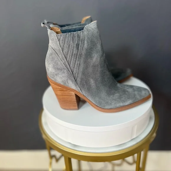 Marc fisher Gardi Gray Suede Pointed Toe Pull on Block heel ankle